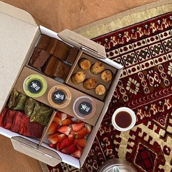 Custom takeaway food takeout paper shawarma fries box disposable take away food packaging lunch boxes