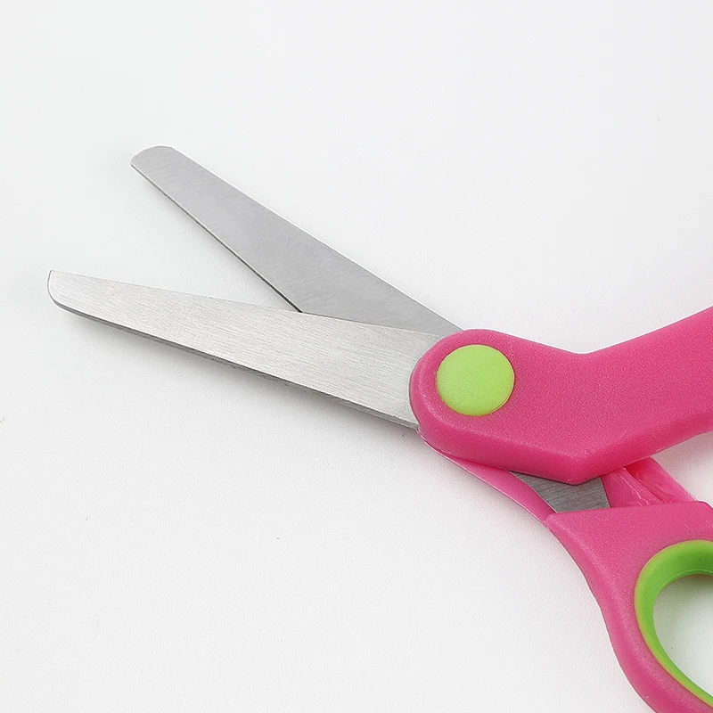 Easy to clean kitchen scissors