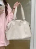 สีขาว