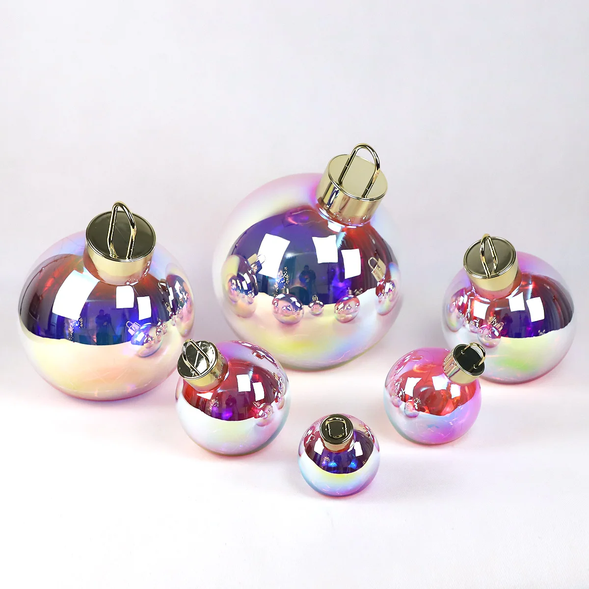 Hot sale iridescent finish shiny glass merry Christmas gift flat glass ball ornaments sizes with Led lights