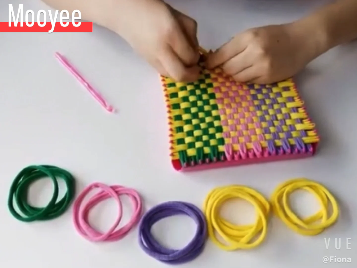 weaving loom kit toys, potholder loops