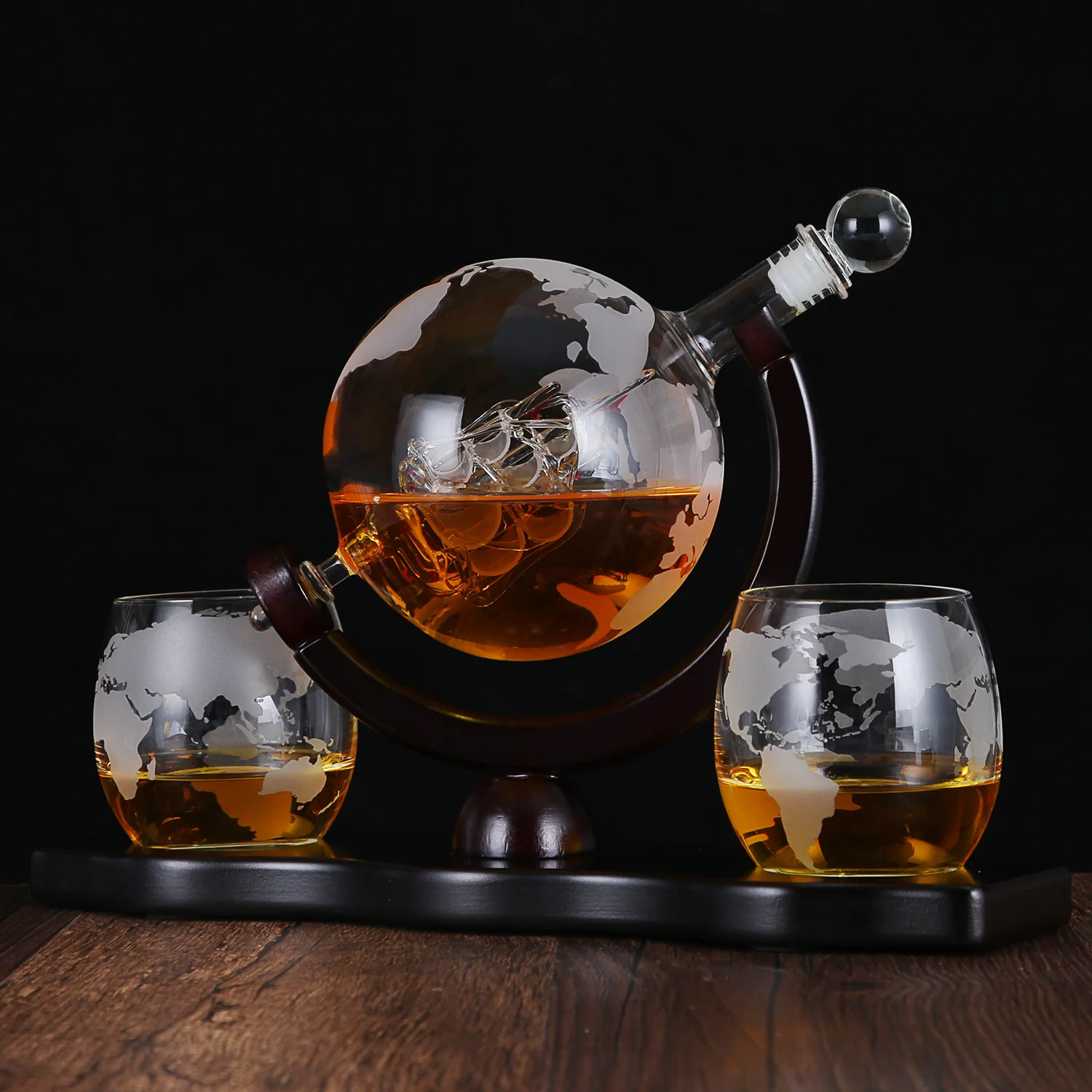 850ml Whiskey Decanter Globe Set With 2 Etched Globe Whisky Glasses