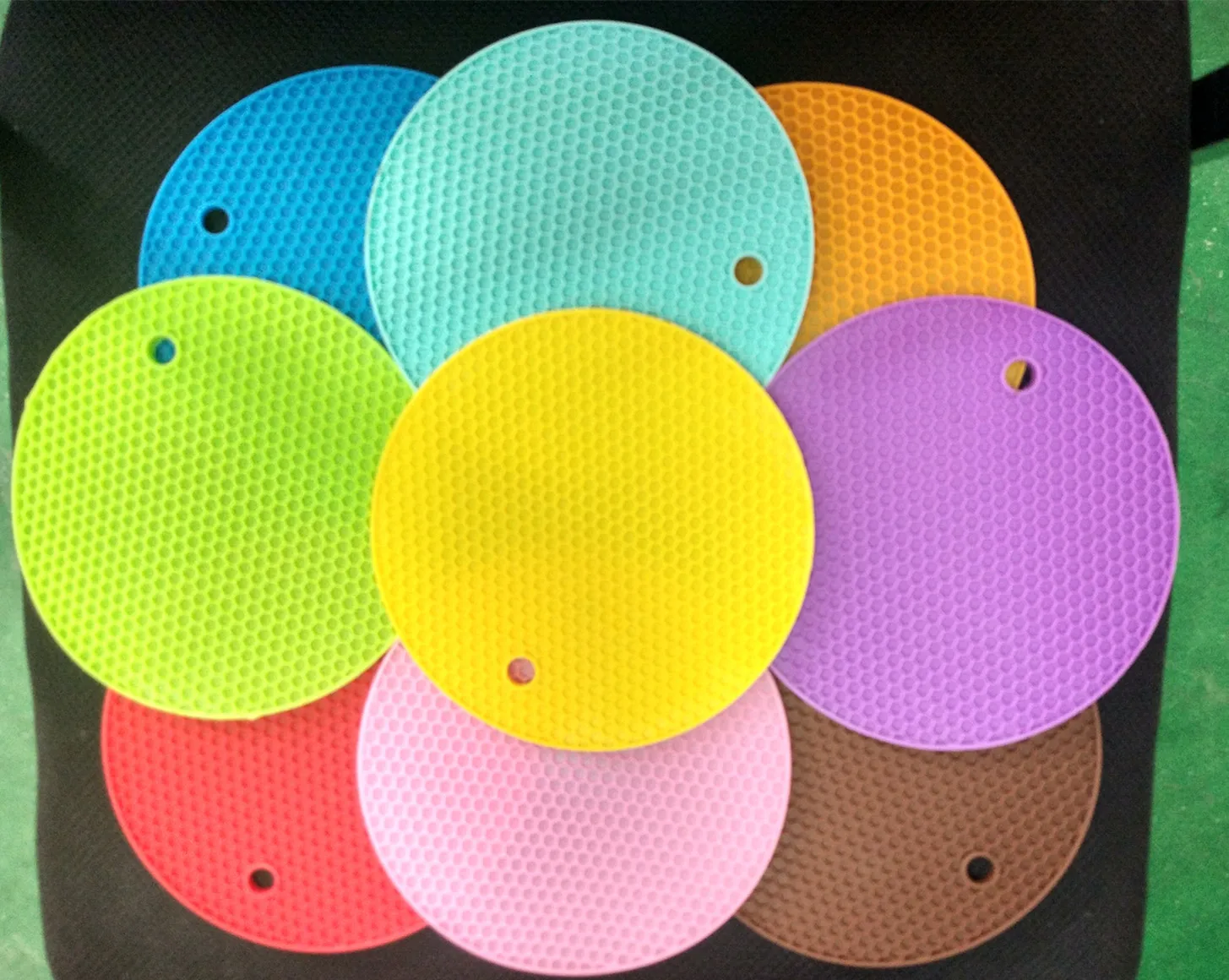 Dropship 1pc Rainbow Silicone Heat Insulation Pad; Eco Friendly Soft Table  Mat; Heat Resistant Silicone Trivets For Pots And Pans; Square Silicone Hot  Pads to Sell Online at a Lower Price