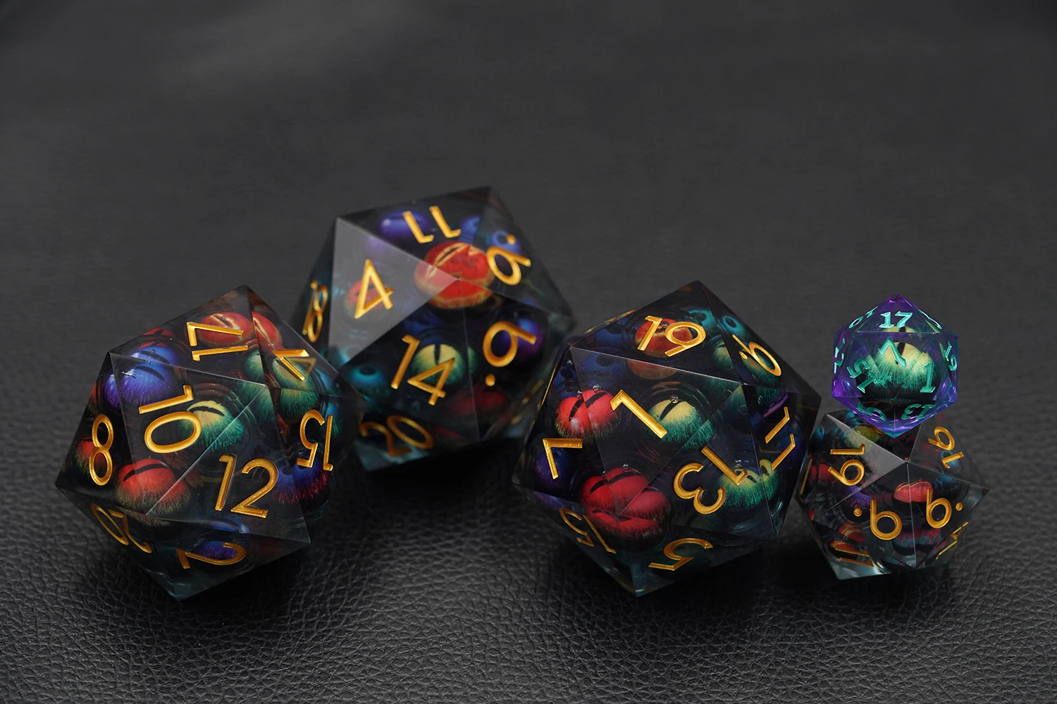 Yushun Custom Made DND D20 50MM Resin Dice Jumbo Moving Dragon Eye Polyhedral Design for Dungeons and Dragons manufacture