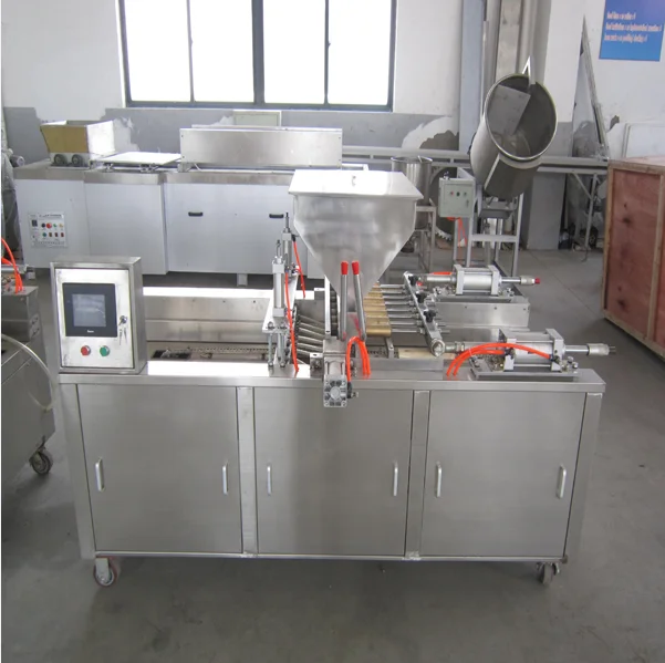 Небольшая Заводская машина для депонирования/чашечного торта/губчатого