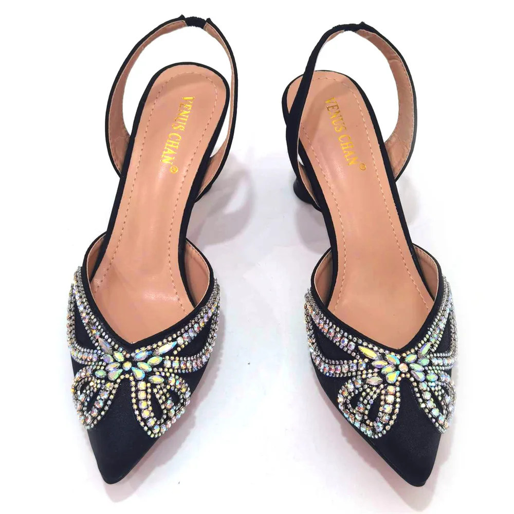 Stylish women's pointed rhinestone sandals with a matching square box bag - shoe bag combo set. High-quality, fashionable and durable accessories for women