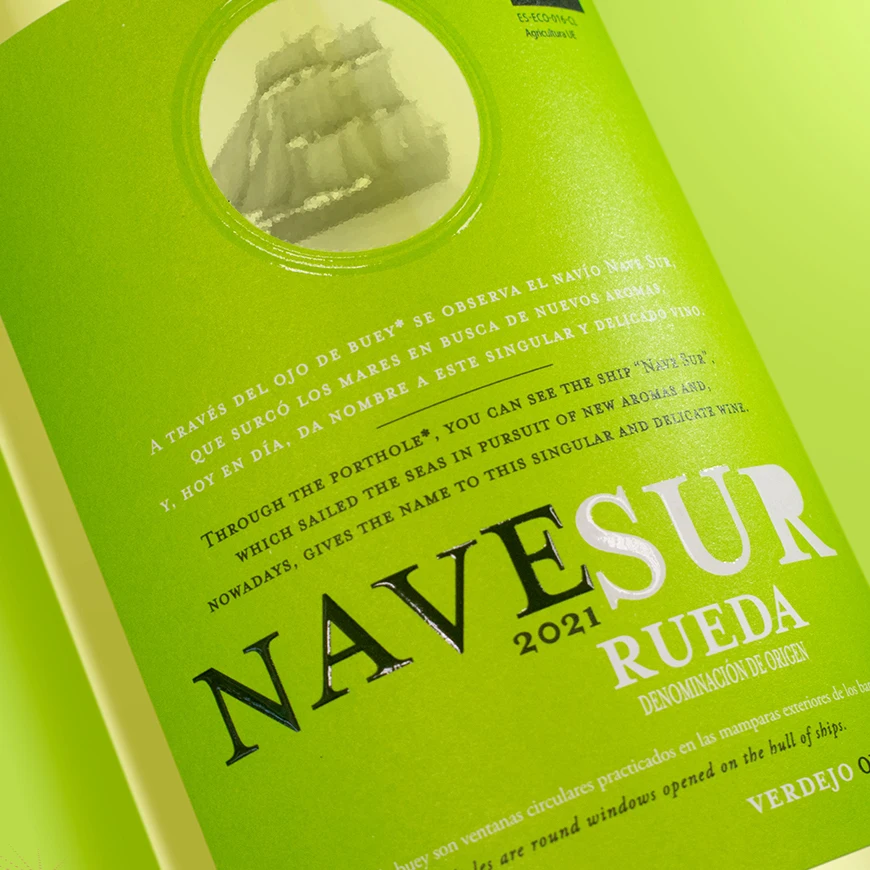 Custom High Glossy Varnish Label Embossed logo Waterproof Spot Uv Sticker Wine Liquor Bottle Digital Printing Packaging Labels