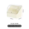 Caja de polvo blanco lechoso