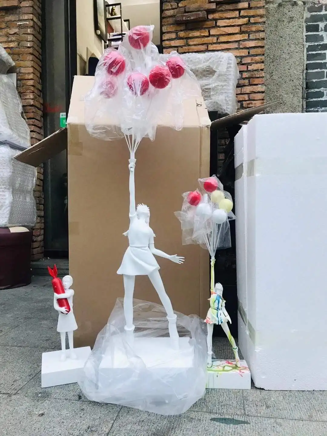 Banksy Balloon Girl Resin Sculpture - Creative Ornament for Home