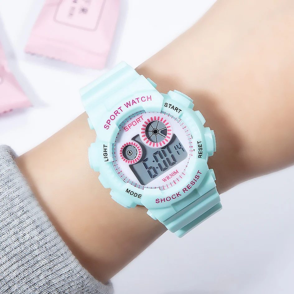 Hot Sell Kids Sport Watches with Cool Features Low Power