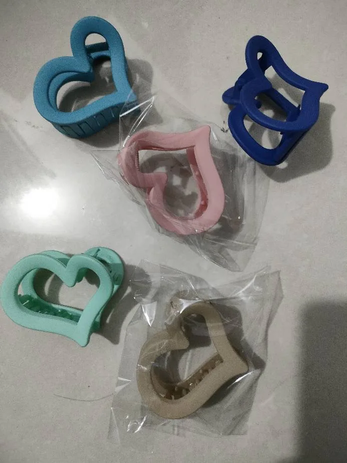 Милый в Корейском стиле форме сердца коготь из смолы Акула заколка для волос аксессуары