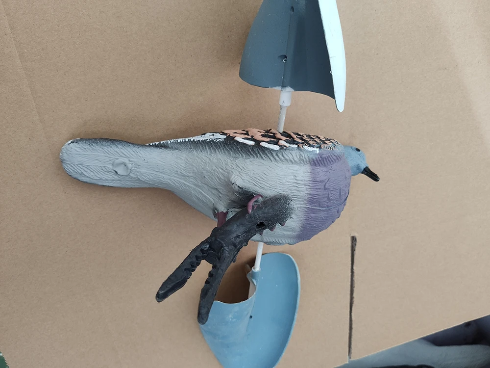 Rotating Wing PE  Plastic  Hunting Pigeon Decoy for Garden Decoration  Plastic Pigeon Decoy for Scare Birds