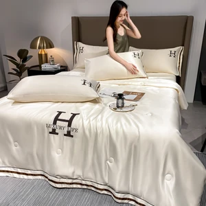 Luxury Satin Silk Bed Sheet Duvet  Silk Bedding Set with Pillowcase Summer Quilt