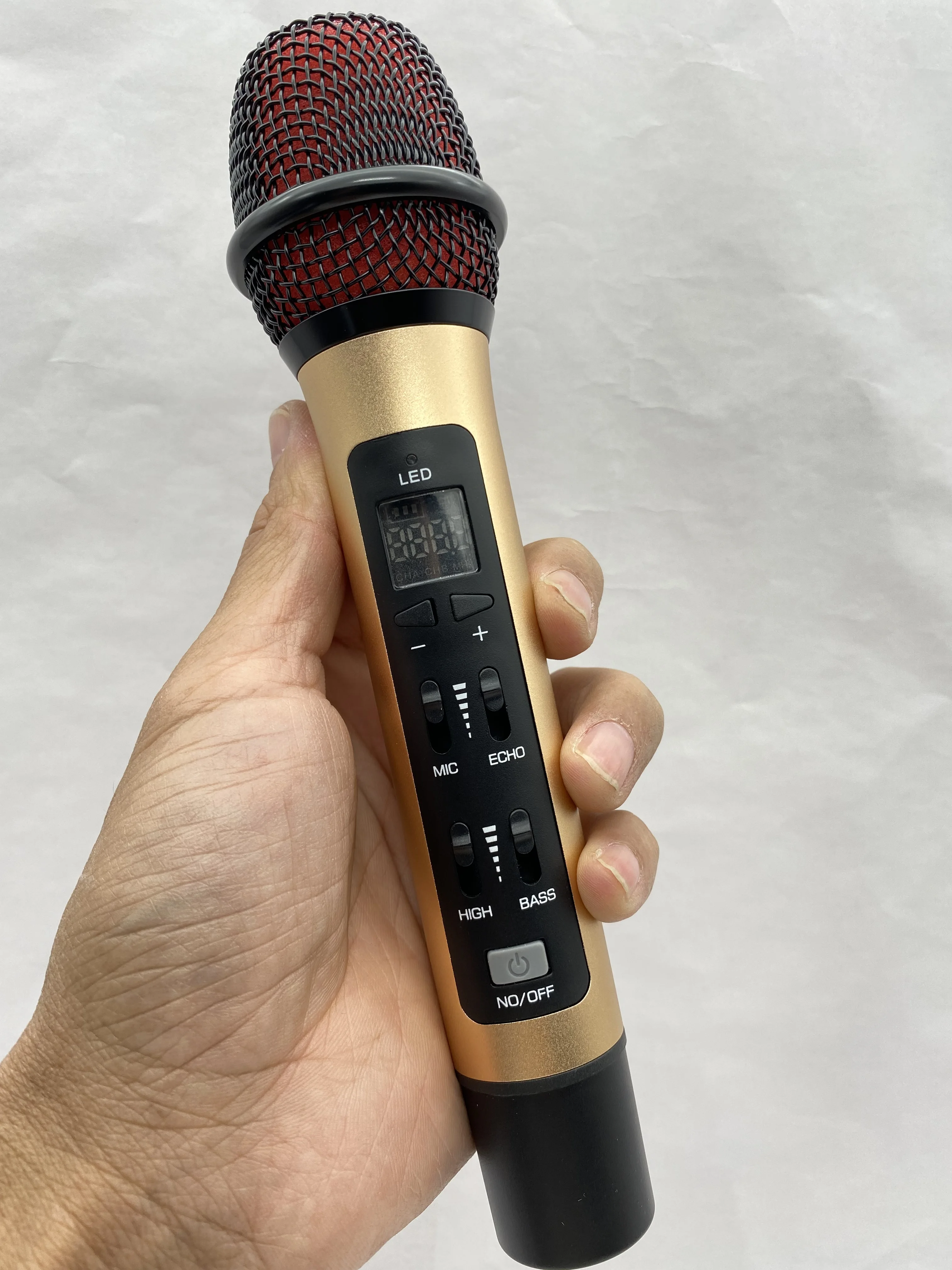 High Quality BT Car FM Connection Handheld Portable Microphone Karaoke Singing Wireless Microphone for PC Phone Car