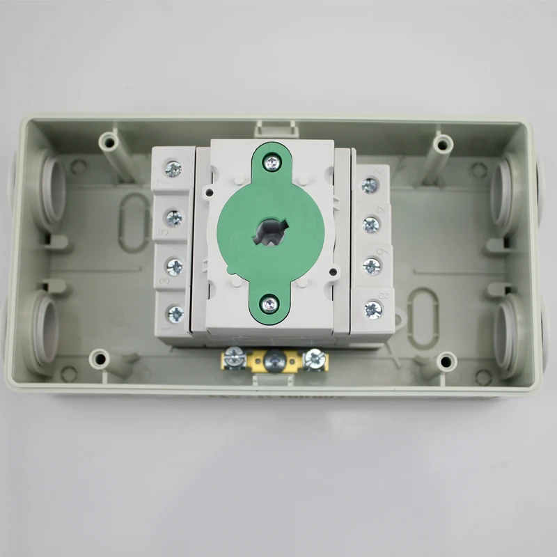 Solar PV DC Isolator Switch 2 pole 4 Pole 32A