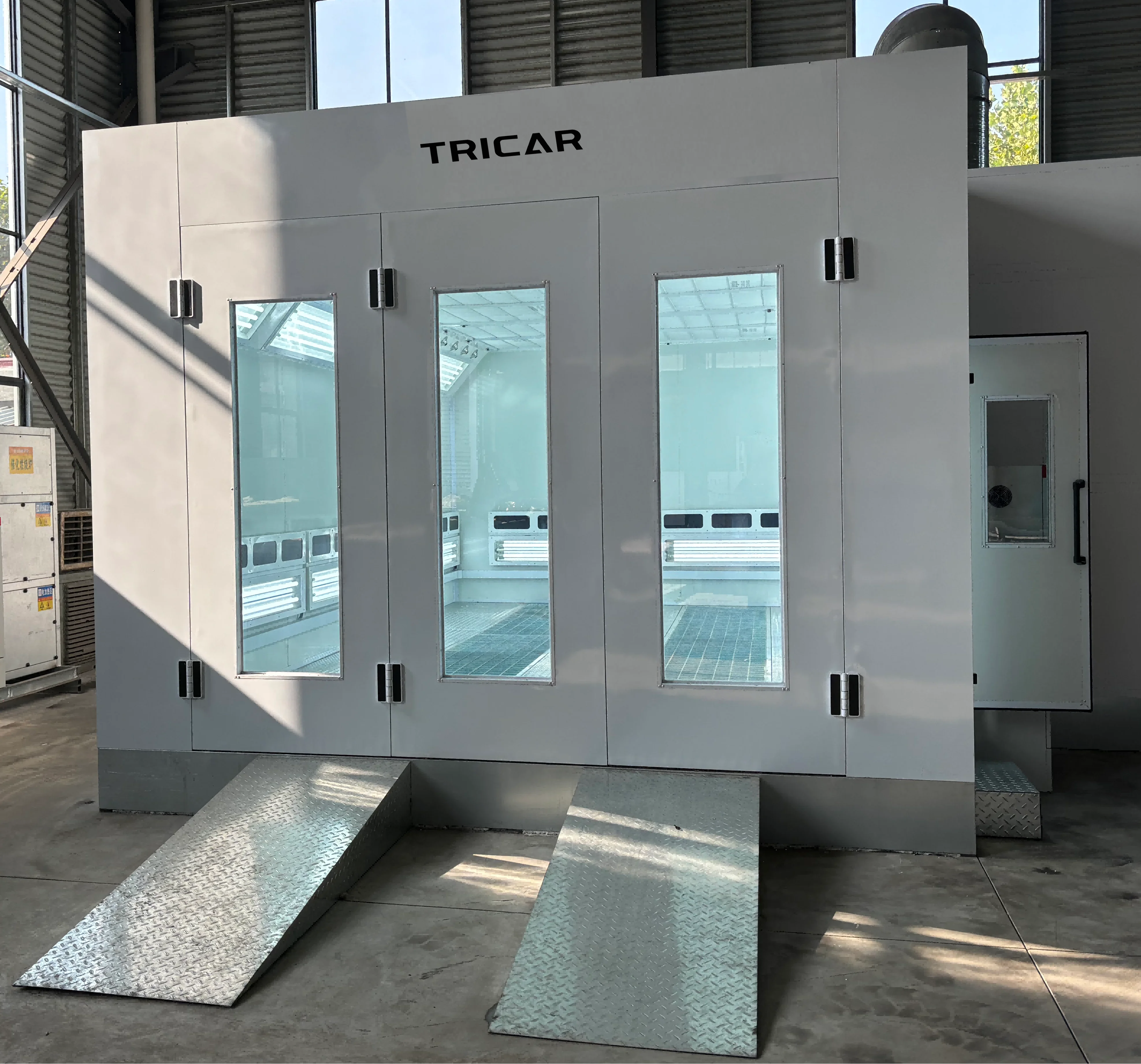 Tricar Factory Direct Auto Paint LED Furnace Spray Booth Customizable Unique Diesel Burner Best Performance Paint Room for Cars