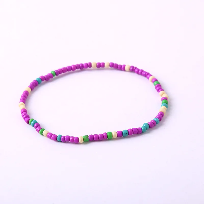 COLLIER à trois rangs de corail entrelacés