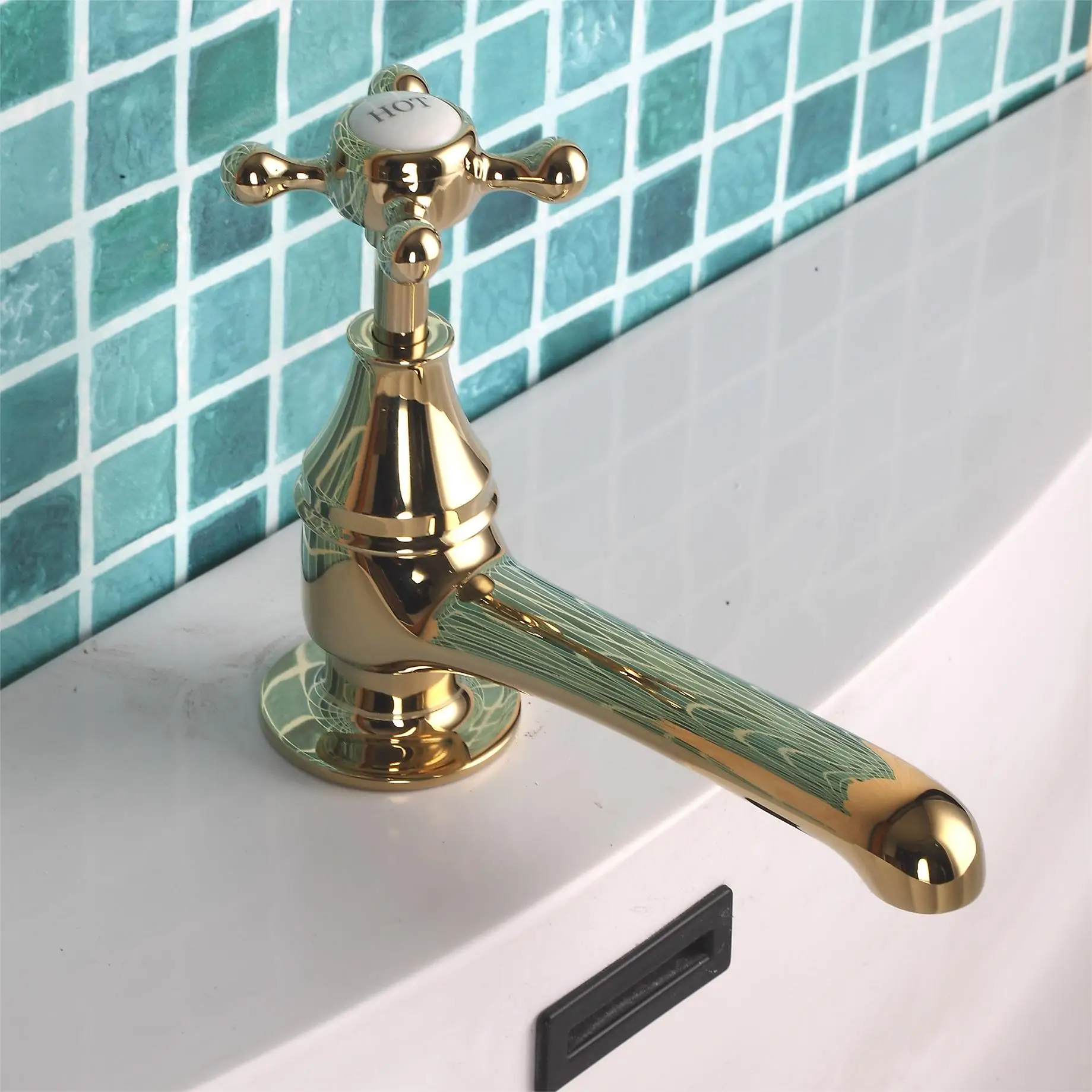 Luxury Gold Brass Basin Pillar Taps - Gold manufacture