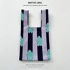 Blocco di colore a strisce floreali blu navy