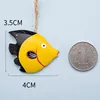 Un singolo pesce è giallo.
