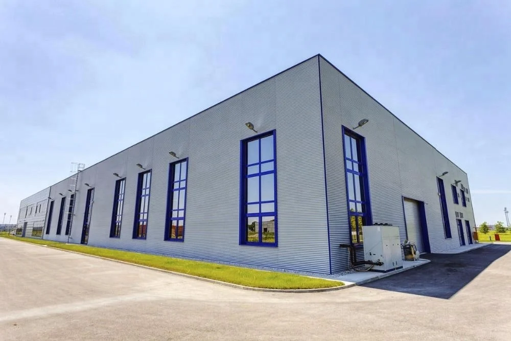 Angola Country Steel Structure Warehouse by Sandwich Panel Roof and Wall