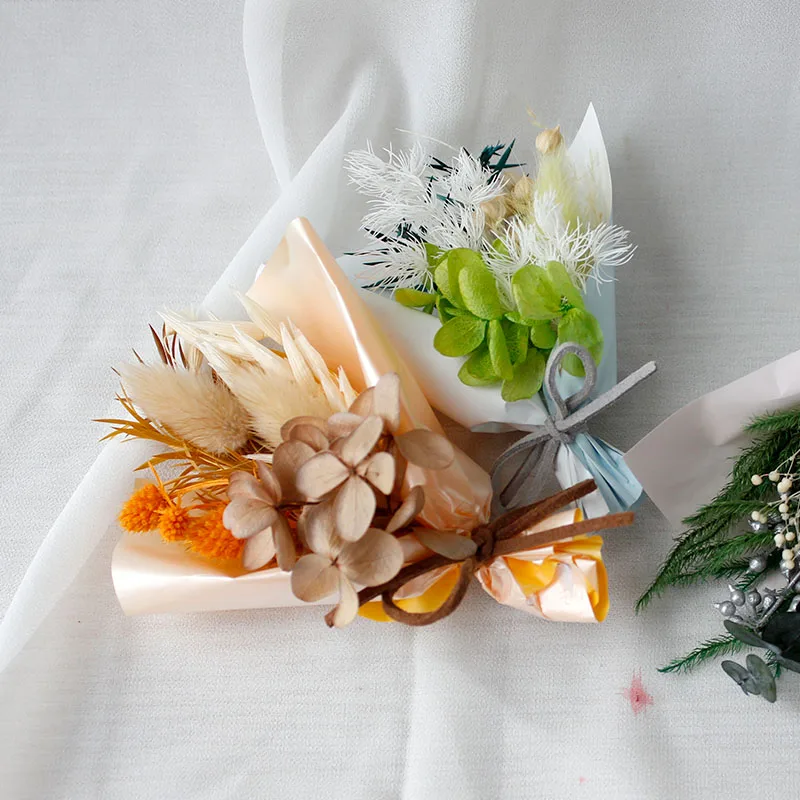 2023 Soft Dream Natural Crafts Small Mini Dried Preserved Flower for Home Decor High Quality Indonesia Style Bouquet