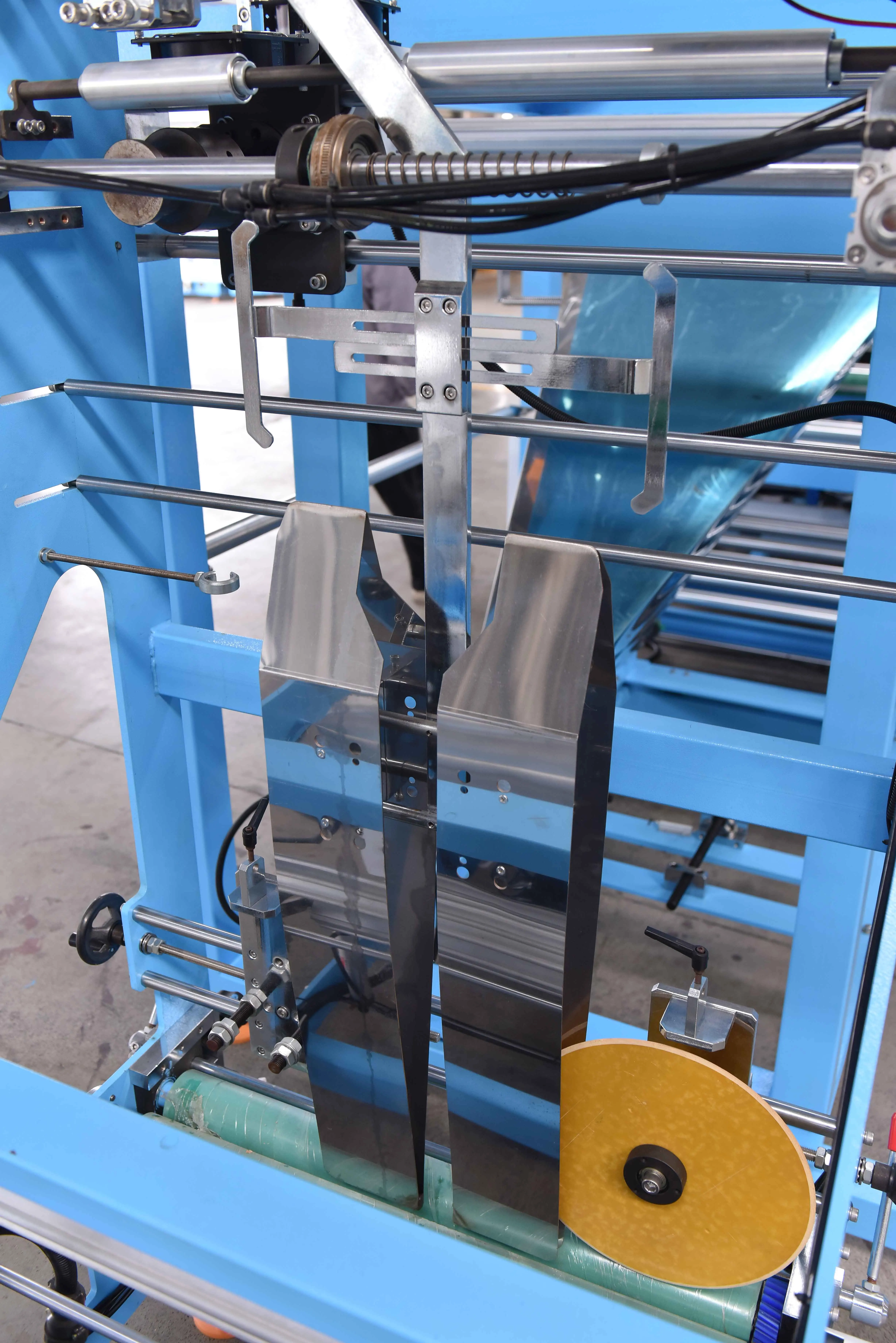 ZXL-G700 High Performance Multifunction Non Woven Bag Machine