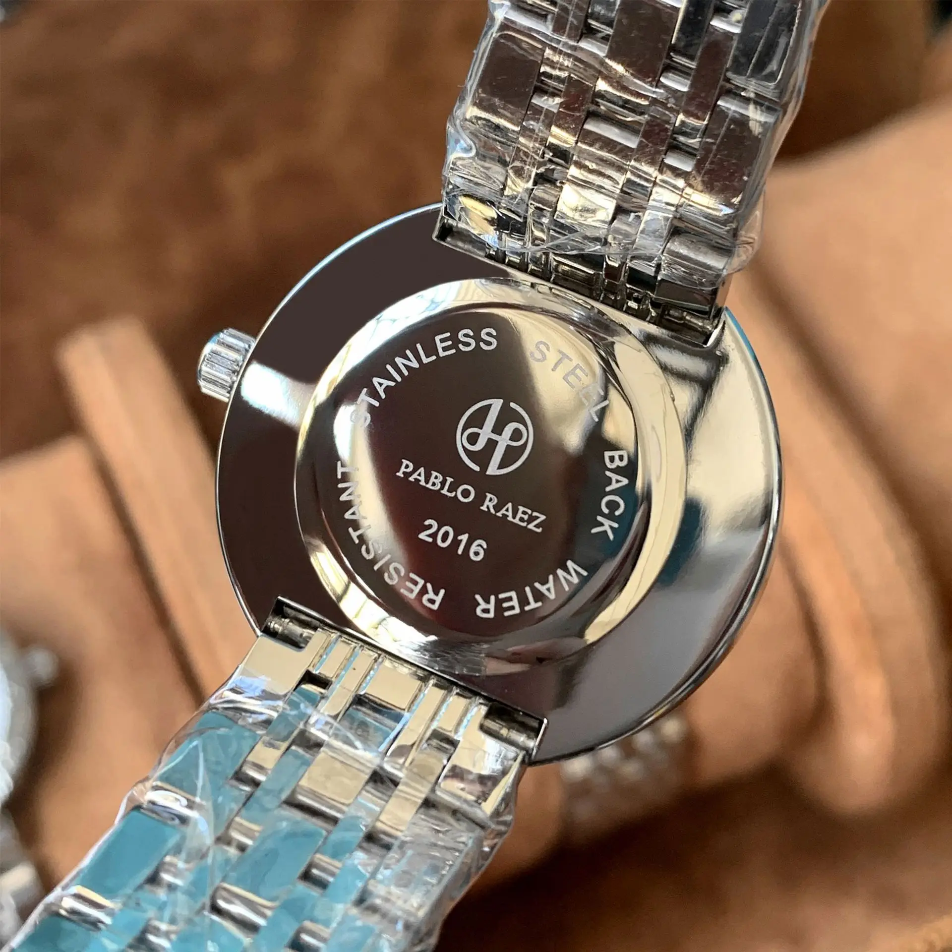 Wholesale Custom Logos High-quality Brand Women's Watches Minimalist Shell  Dials Stainless Steel Waterproof Watches for Women