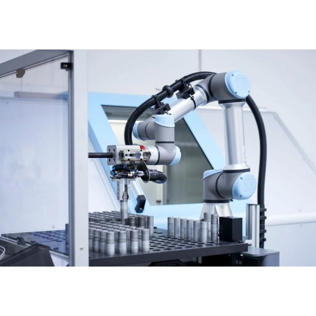 Universal Robot UR10e Cobot Robot Arm With Sodick Axis CNC Machine  Customization for Automation High Speed Milling
