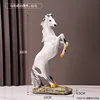 Cavallo verso il successo - bianco