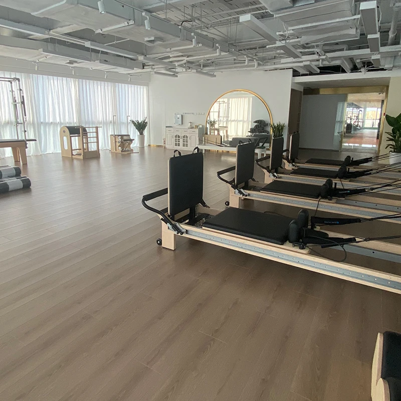 PP/TPE Soft Wood Grain Interlocking Sports Flooring Synthetic  Yoga/Pilates Basketball Court Plastic Rubber Flooring Tile