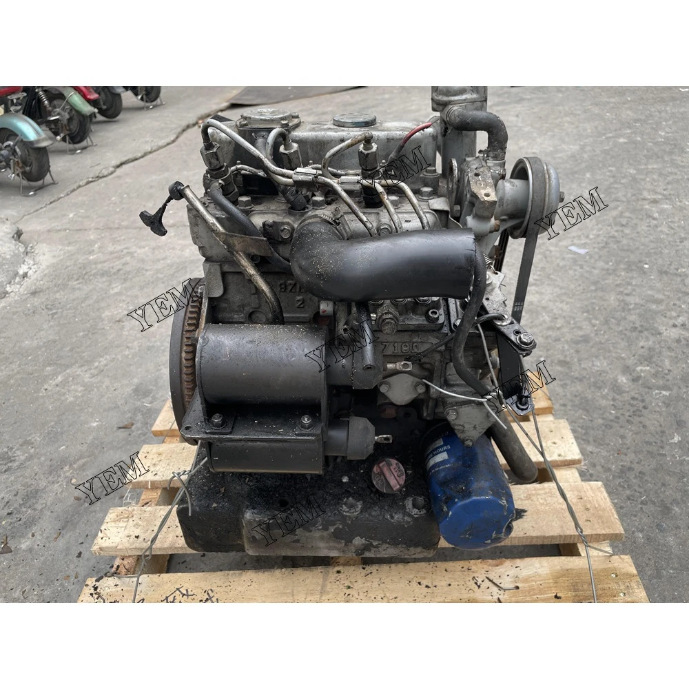 Used Engine Assy D722 for Kubota Loader 4