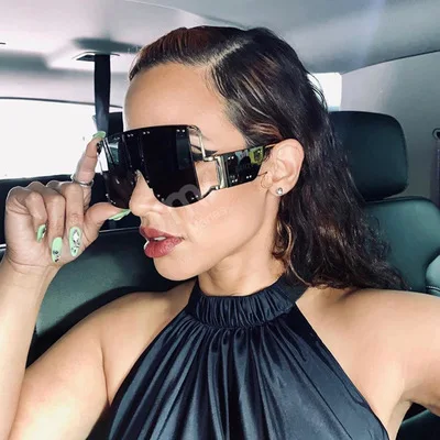 Occhiali Da Sole Vintage Con Montatura Grande Stile Raffinato Con Motivo Lettere Uomo E Donna Con Catena Elegante Da 31,8 € | DHgate