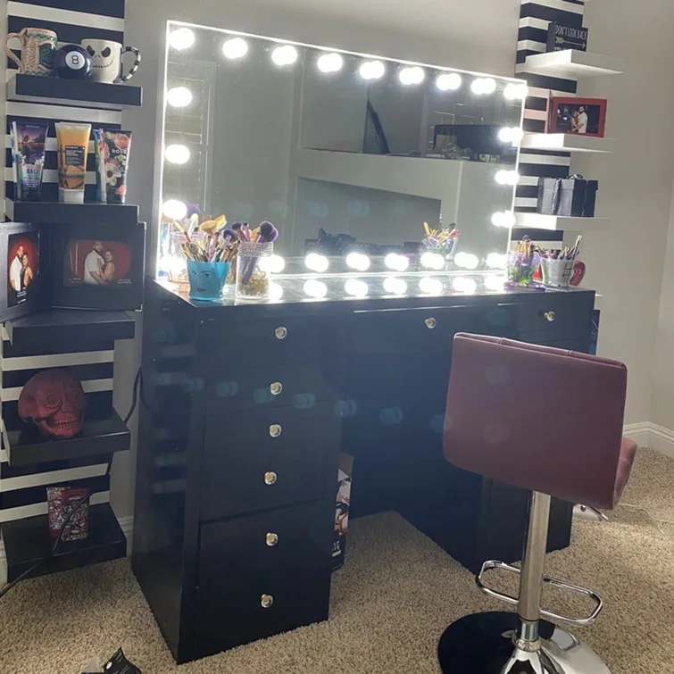 Extra Wide Hollywood Style Makeup Mirror with Frosted LED Bulbs and 136.5*73*8cm Size 2