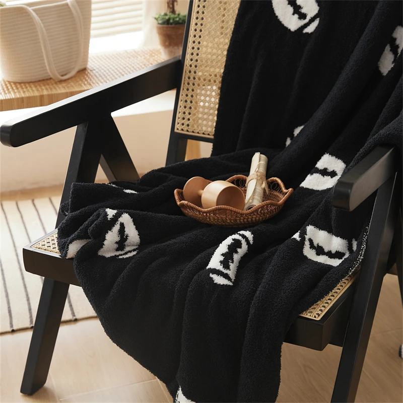 High Quality Wholesale Microfiber Super Soft Knitted Throw Popular Rugby Blankets for Home Decor Sofa Glq supplier