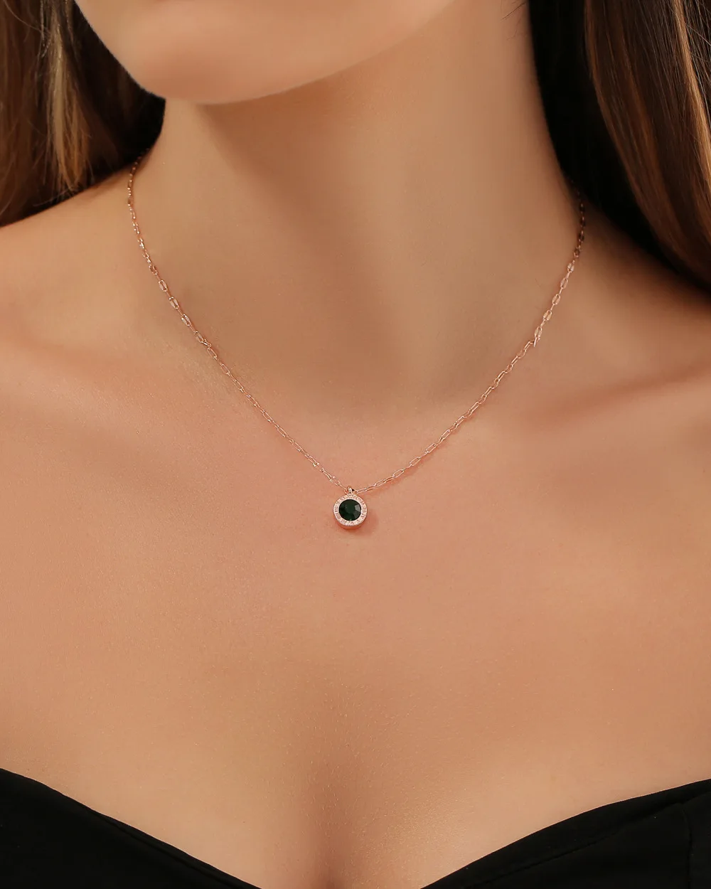 Retro Creative Roman Numerals Green Crystal Pendant Necklace Cold Wind Temperament Clavicle Chain Women TrendJewelry