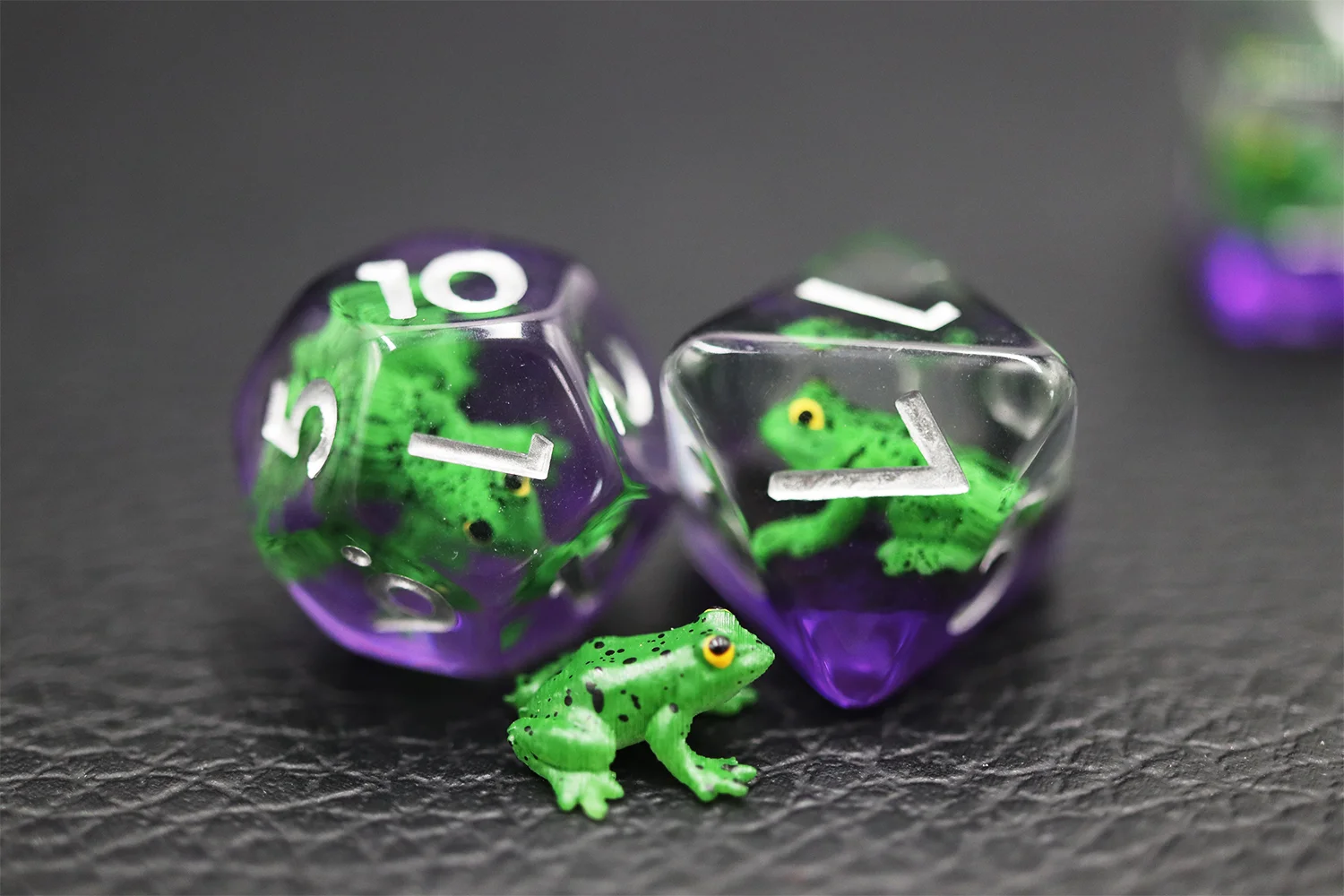 HDdais 7 Pcs DND Dice Set With Bird Inside – Polyhedral Resin Dice For Dungeons & Dragons, Pathfinder, RPG Games