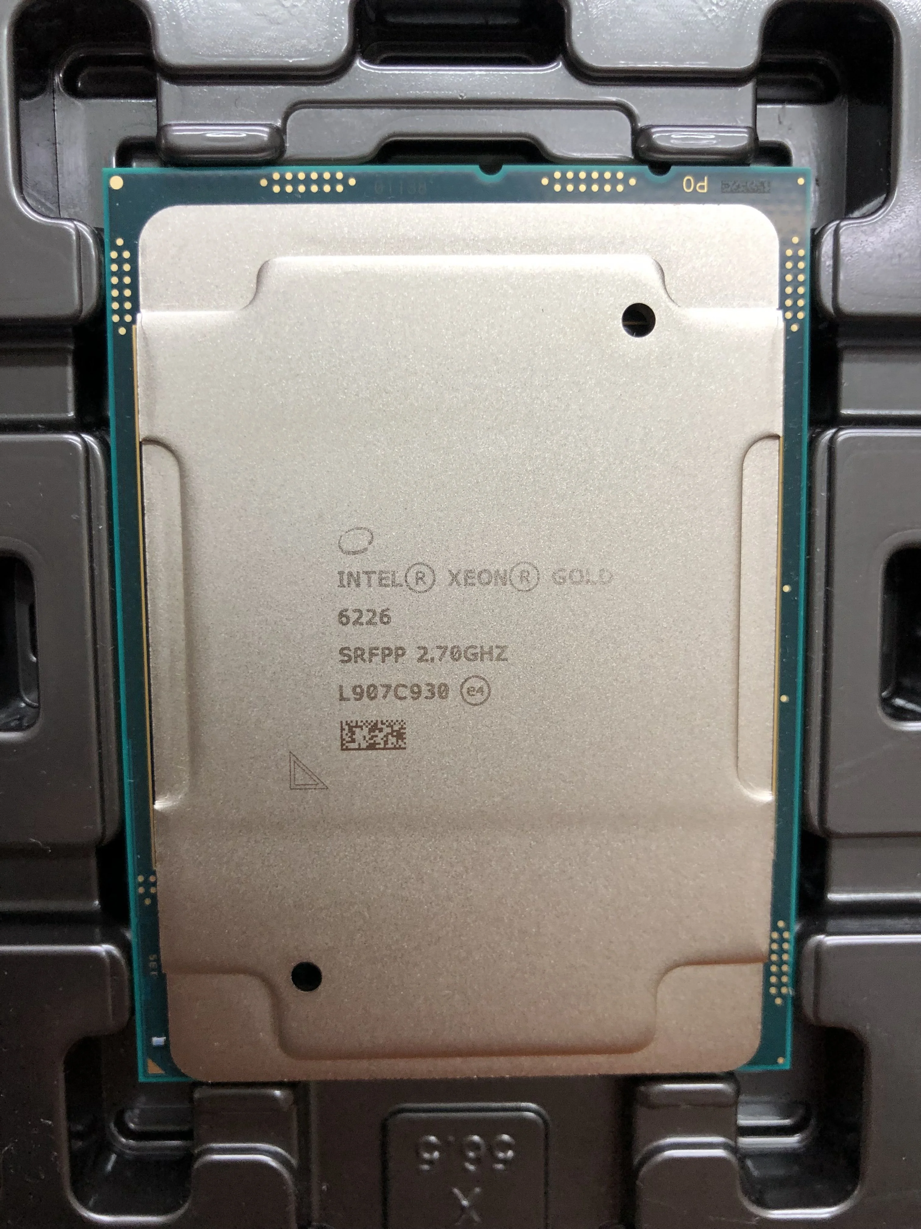 Intel Xeon Gold 6226 Processor 19.25M Cache, 2.70 GHz  CD8069504283404