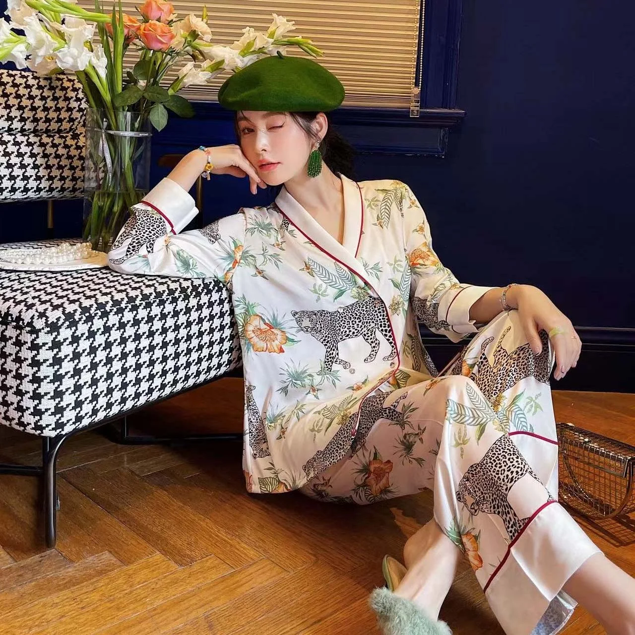Pijamas De Satén De Seda Para Mujer,Ropa De Dormir De Lujo Con Flores,Ropa  De Noche De Seda De Hielo Para Verano,Novedad De 2022 - Buy Damas Sexy  Transparente Pijamas,De Lujo De Ropa,Para