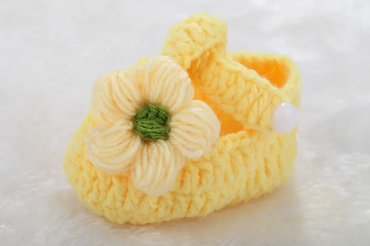 New design winter warm cute newborn baby crochet shoes