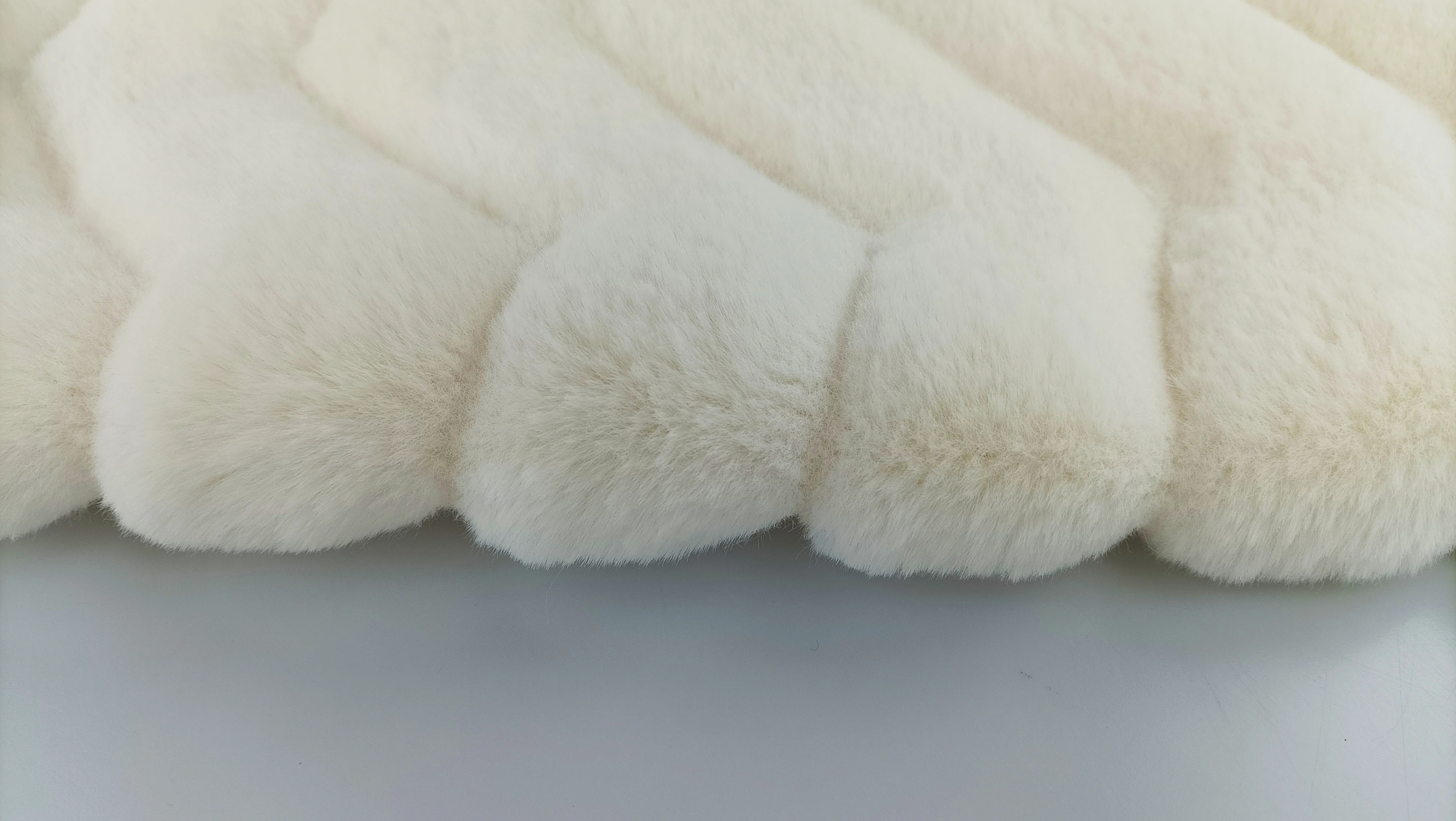 Warm Cozy Cutting Rabbit Faux Fur Fabric High Quality Durable for Coat/Blanket/Bag