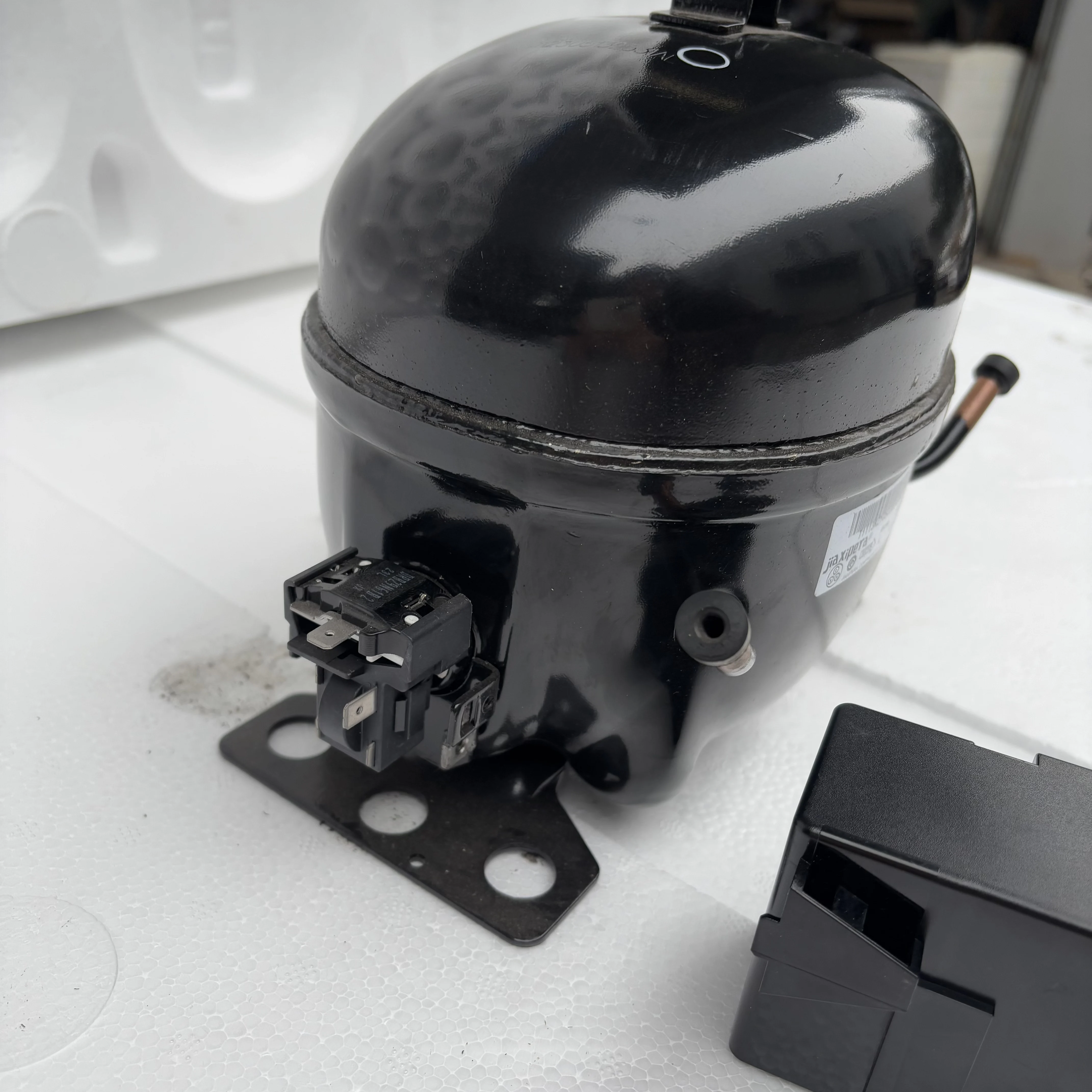 （jia） Jiaxipera T1113KZ Air Conditioning Compressor 220-240V, R134A