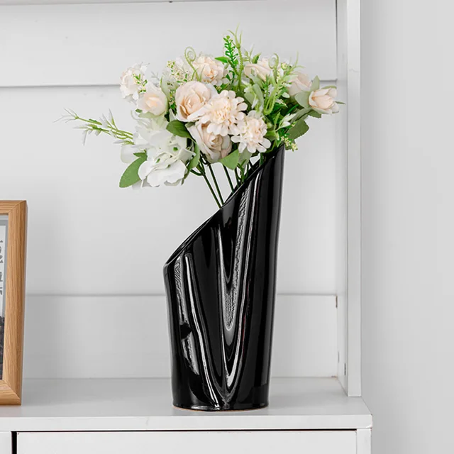 Custom Design Decorative Vase Modern Elegant Office Desktop Living Room Home Decor Ceramic Vase Flower Vase