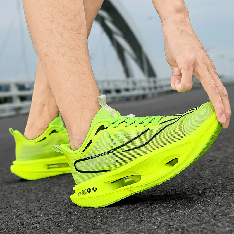 2025 Custom Logo Sports Running Shoes with Carbon Board Casual Sports Fashion Soft-Soled Basketball Style Explosive