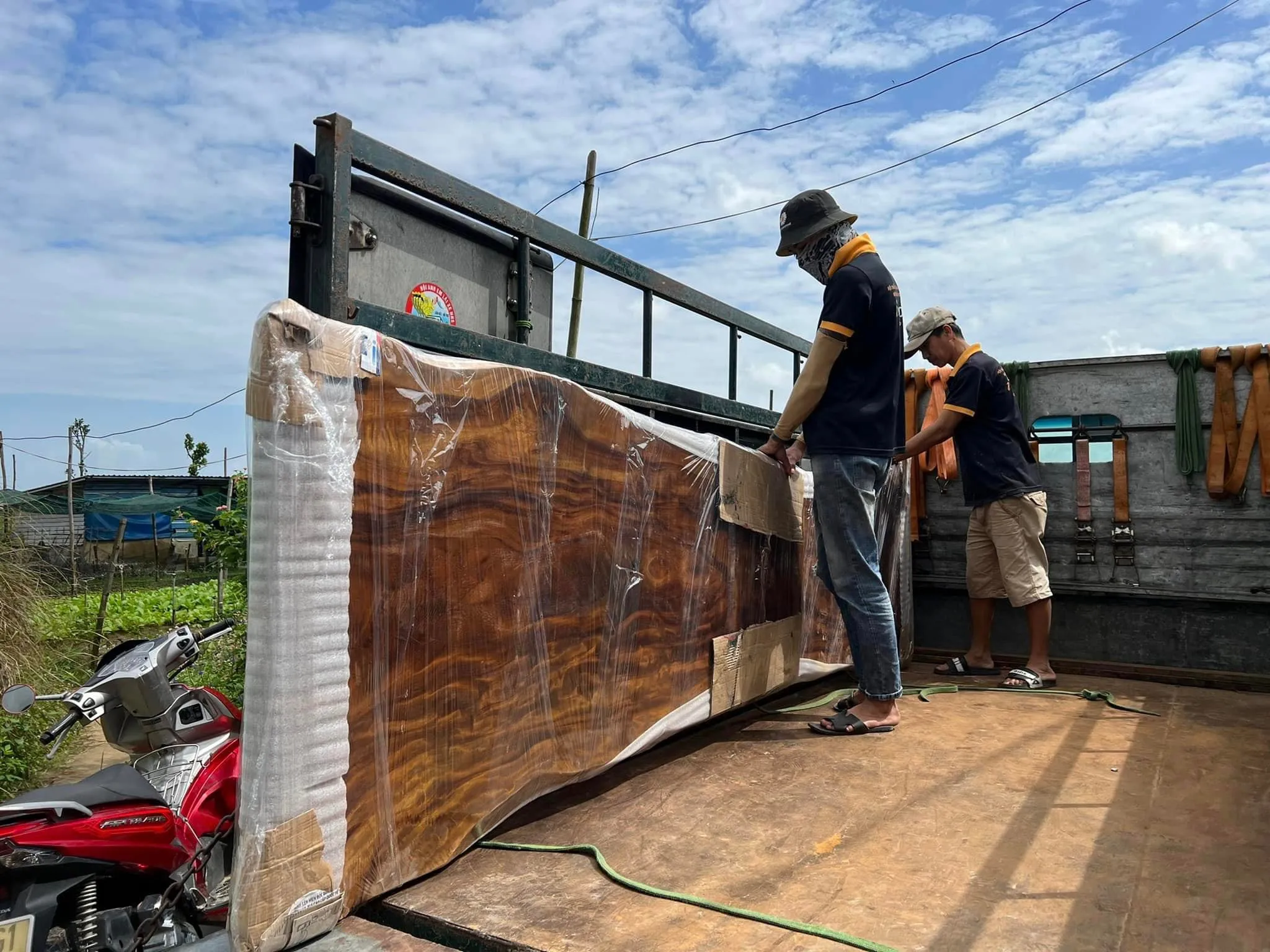 Large Size Luxury Modern Solid Wooden Dining Table And Chairs With ...