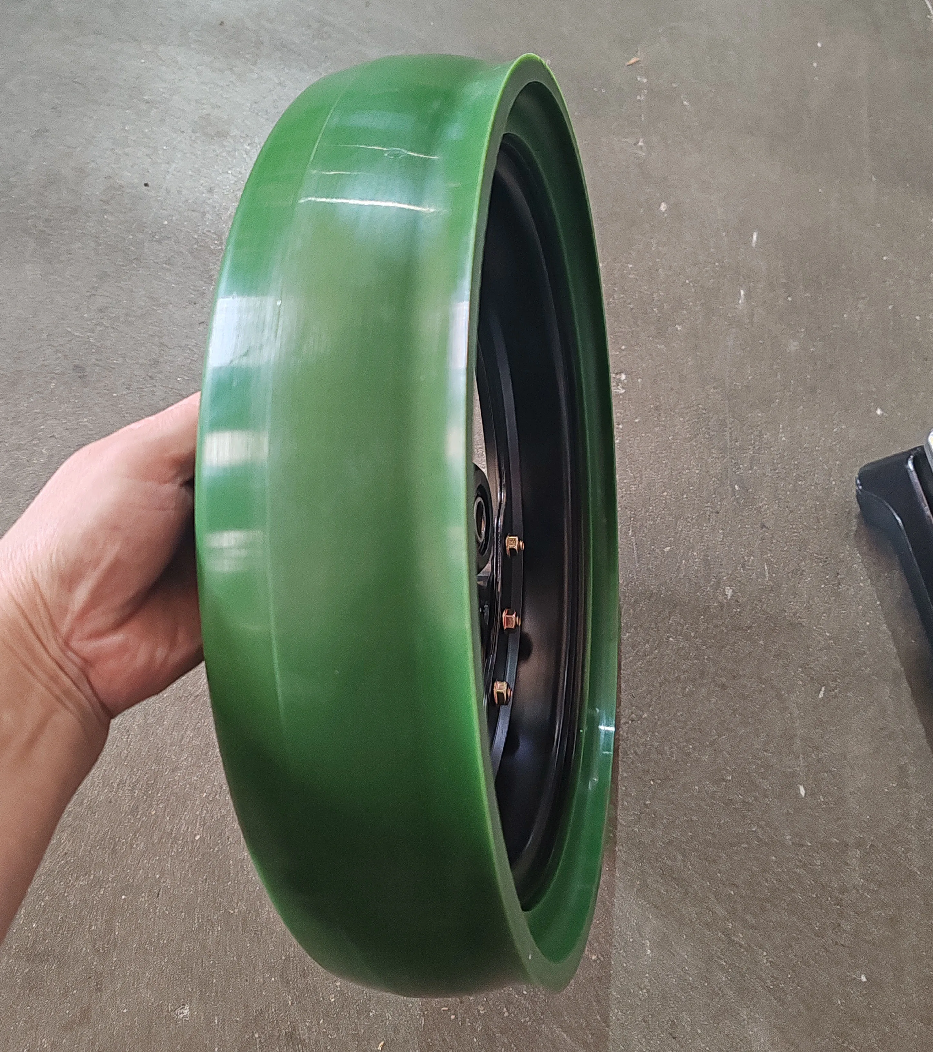 Huichao 3" John Deer 60/90 Series Planter Polyurethane Tire Spoked Gauge Wheels Assembly with 1 Year Warranty