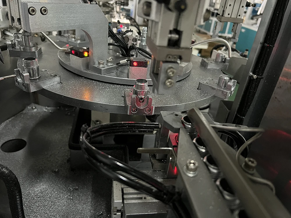 Screw Coupling Connector Assembly Machine Automatic Threading and Screwdriving Machine for EMT Connector
