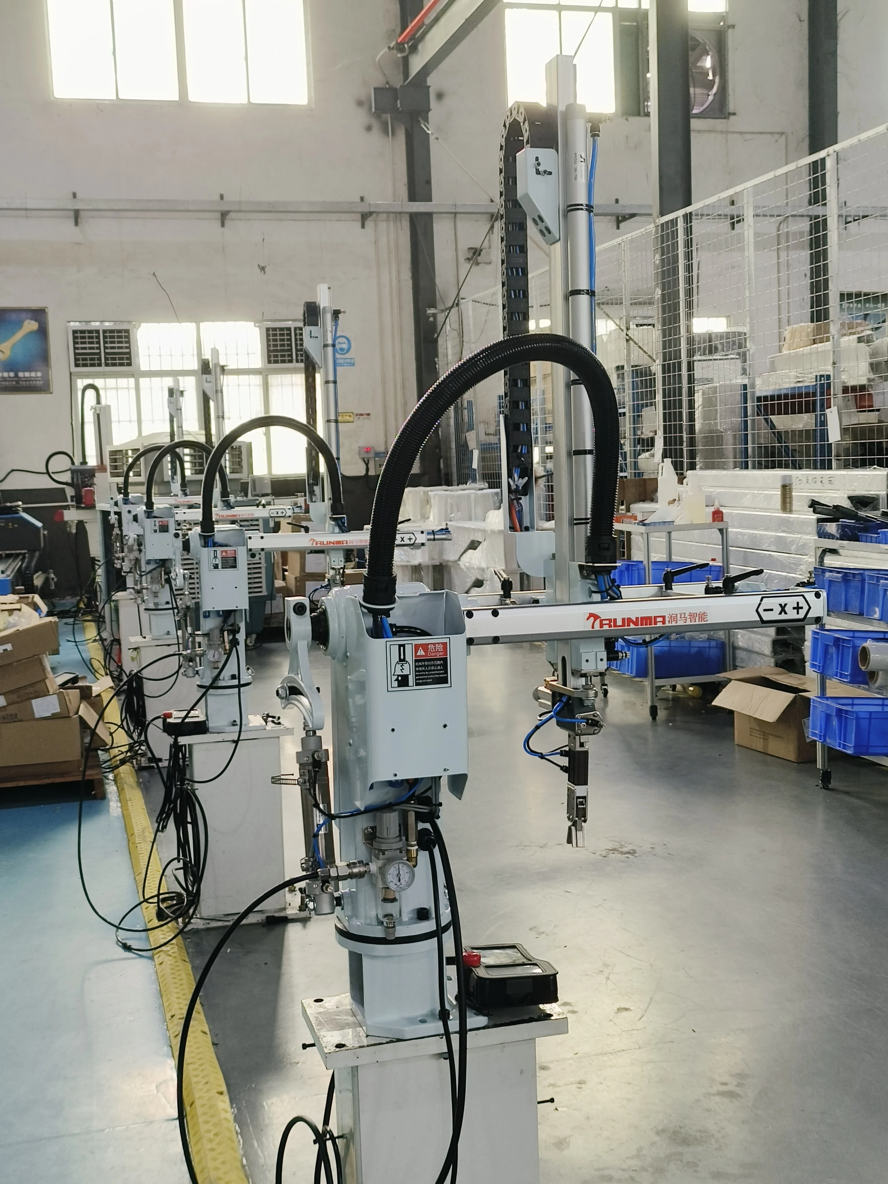 Pneumatic Manipulator Arm Sprues Picker Robot