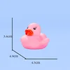 Pato rosa con espalda descubierta.