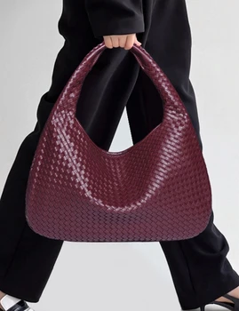 Crescent Women's Bag Handmade Woven Handheld Dumpling Bag Fashionable European and American Style One Shoulder Underarm Bag